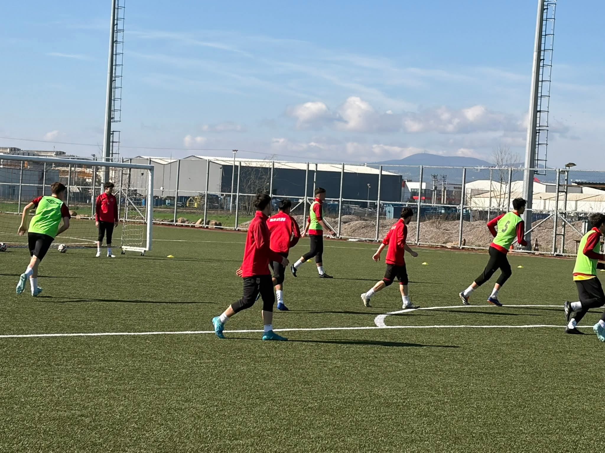 Kullarspor U19, Karacabey Deplasmaninda Kri̇ti̇k Vi̇rajda Hedef Hem Play Off Hem Gelecek!4