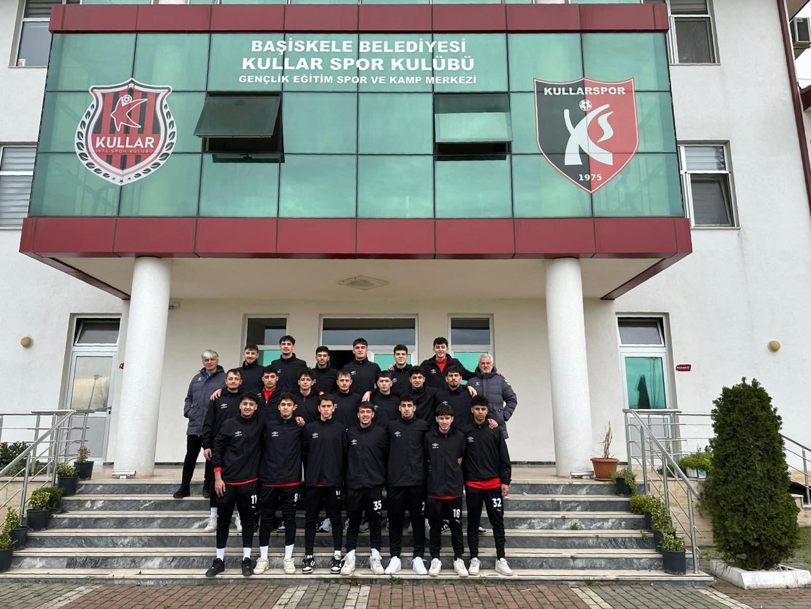 Kullarspor U19, Karacabey Deplasmaninda Kri̇ti̇k Vi̇rajda Hedef Hem Play Off Hem Gelecek!6