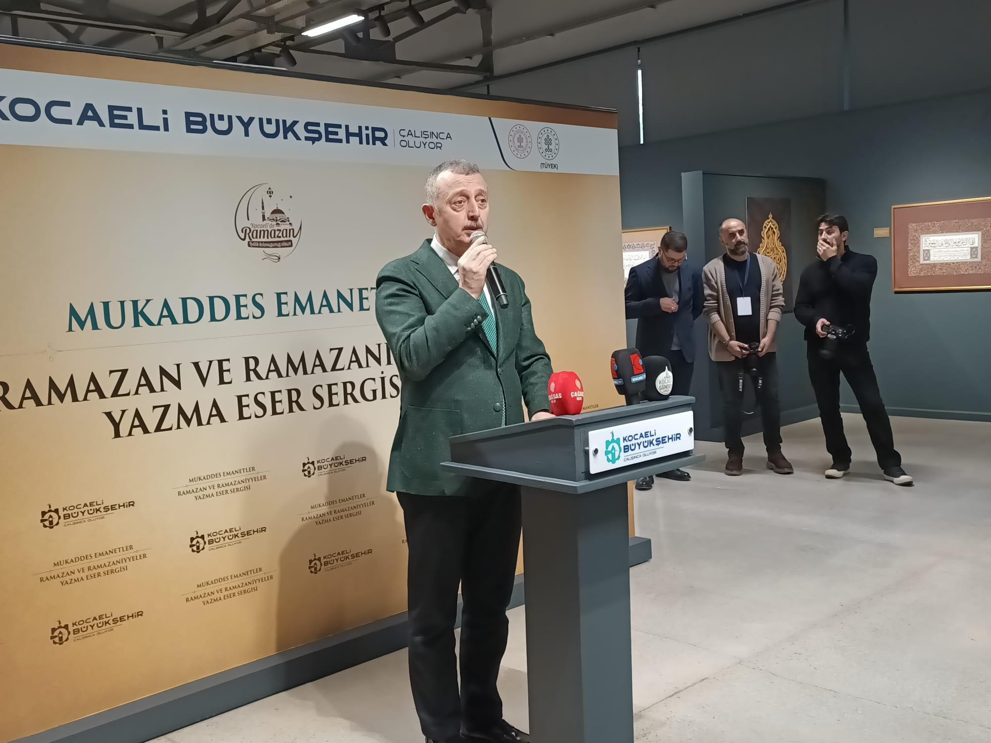 Manevi̇yat Yüklü Sergi̇ Açildi (5)