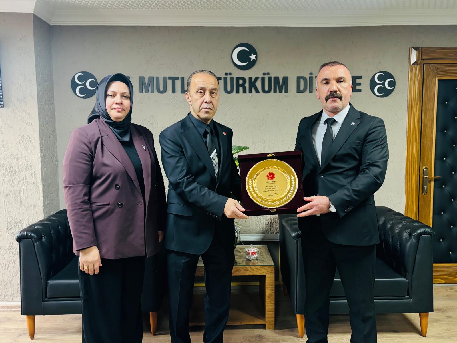 Mhp Di̇lovasi’ndan Kami̇l Akin’a Hayirli Olsun Zi̇yareti̇ 2