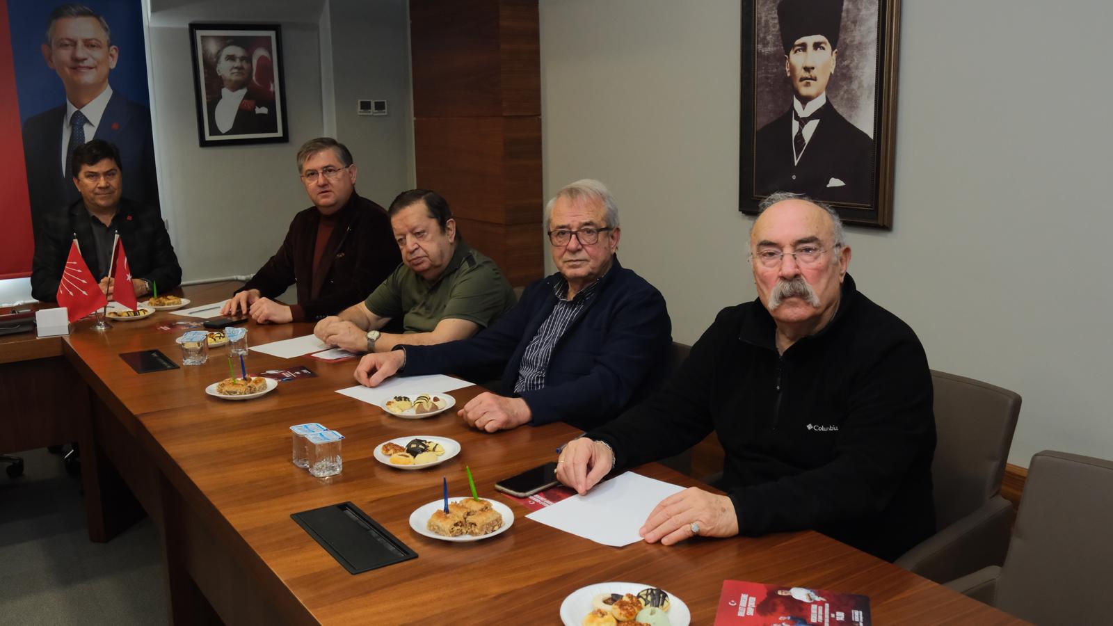 Mi̇ti̇ngi̇ Öncesi̇ Kri̇ti̇k Toplanti (2)