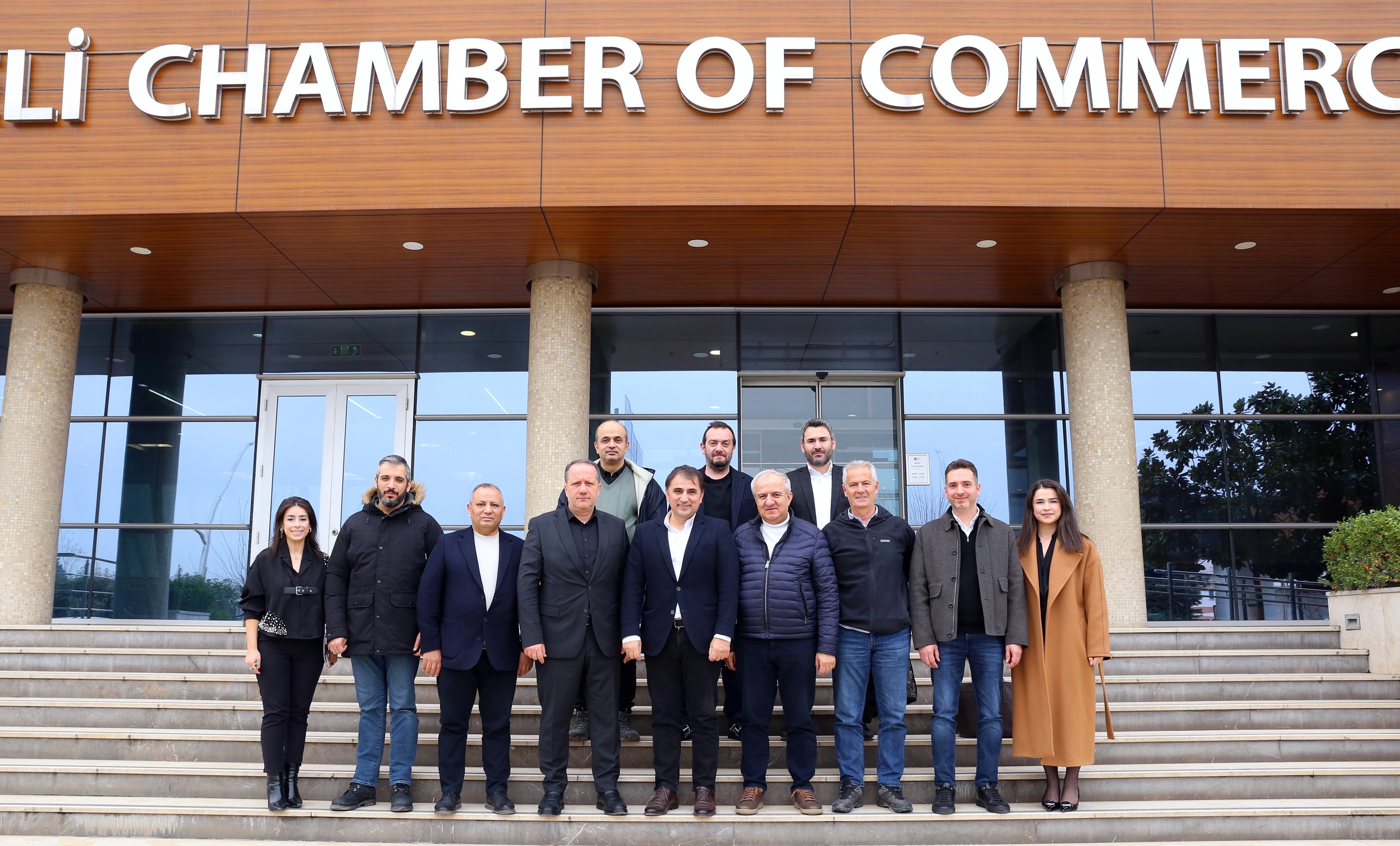 Mobi̇lya İhti̇sas Sanayi̇ Bölgesi̇ Kocaeli̇’de Masaya Yatirildi (2)