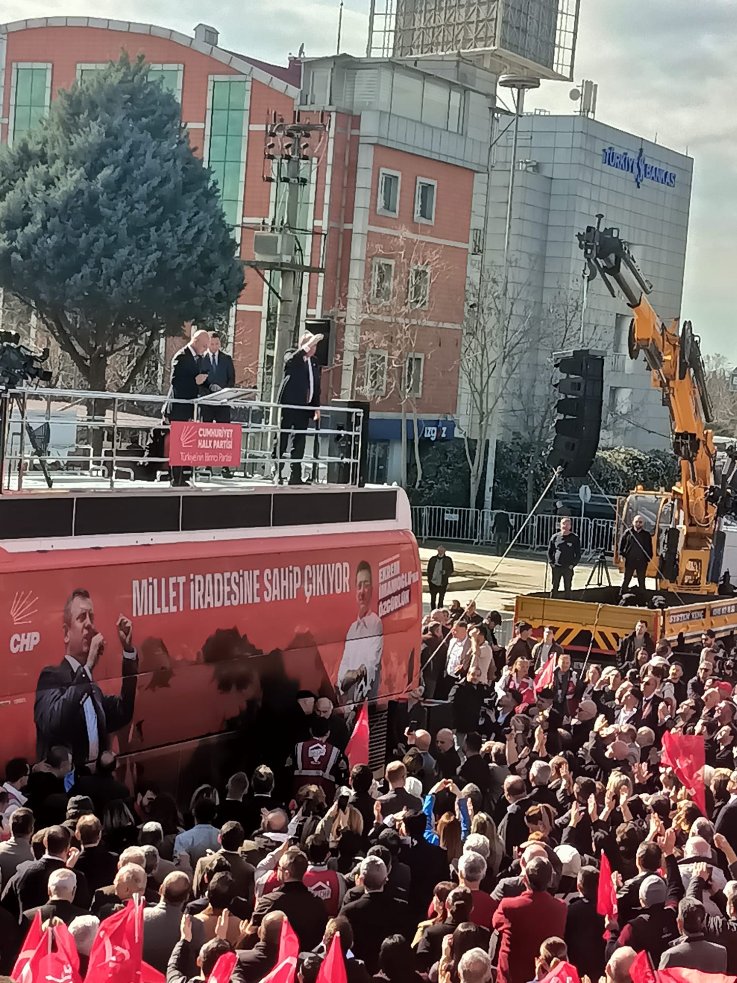 Muharrem İnce Kocaeli̇’de Sahneye Çikti “Evi̇ne Geri̇ Döndü” Sözleri̇yle Karşilandi (2)