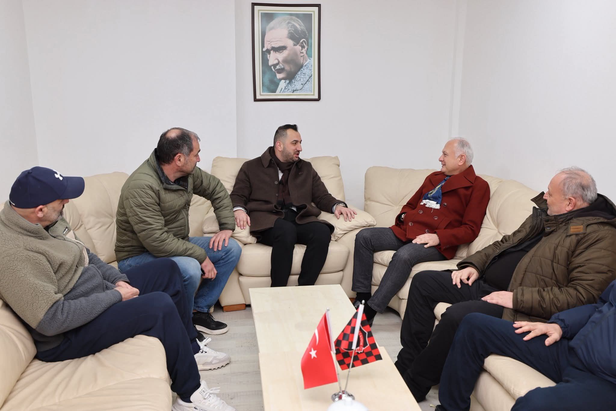 Protokolde Sami̇mi̇yet, Sahada Rekabet (1)-1