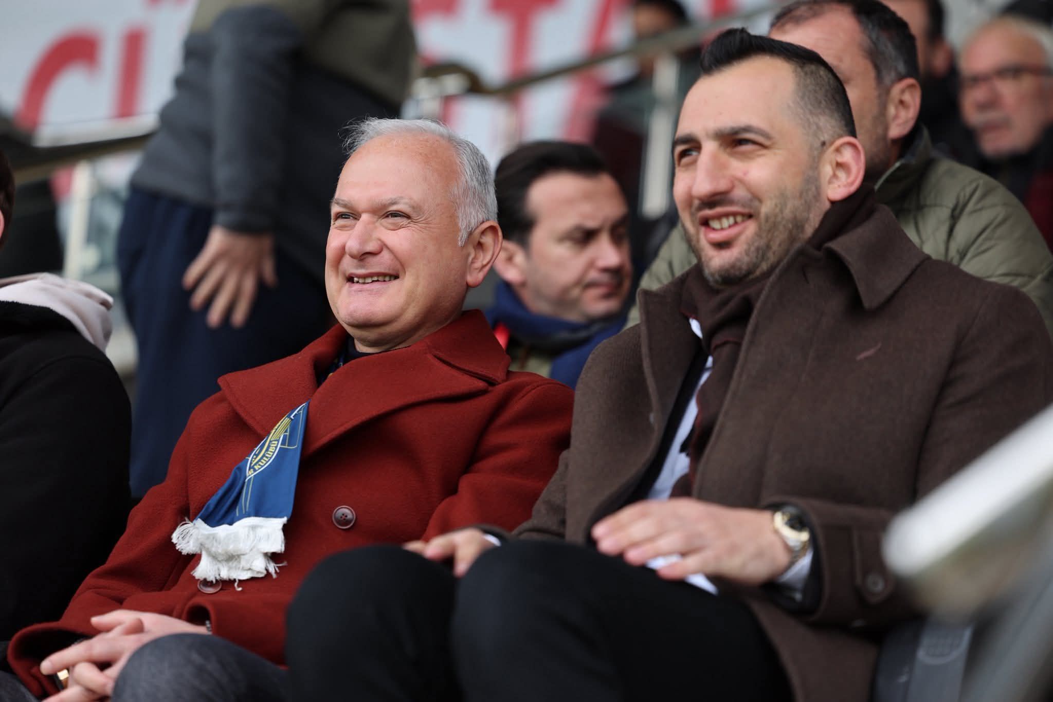 Protokolde Sami̇mi̇yet, Sahada Rekabet (2)