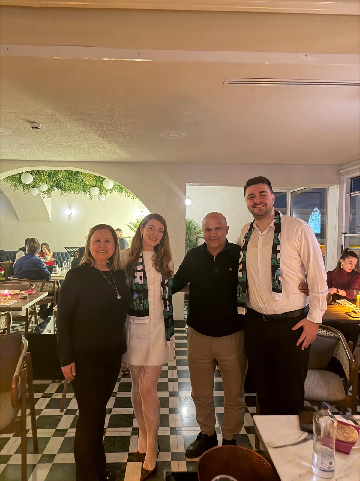 Sevgi̇li̇ler Günü’nde Yeşi̇l Si̇yah Sürpri̇zi̇ (2)