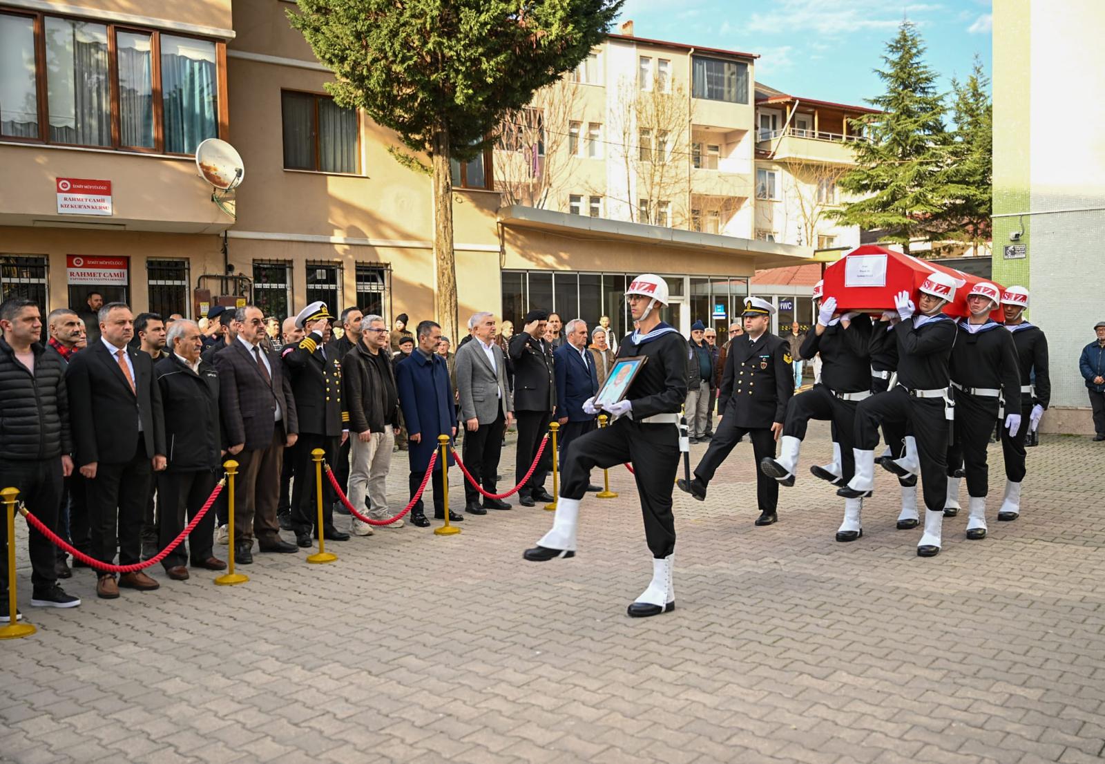 Son Yolculuğuna Uğurlandi (2)