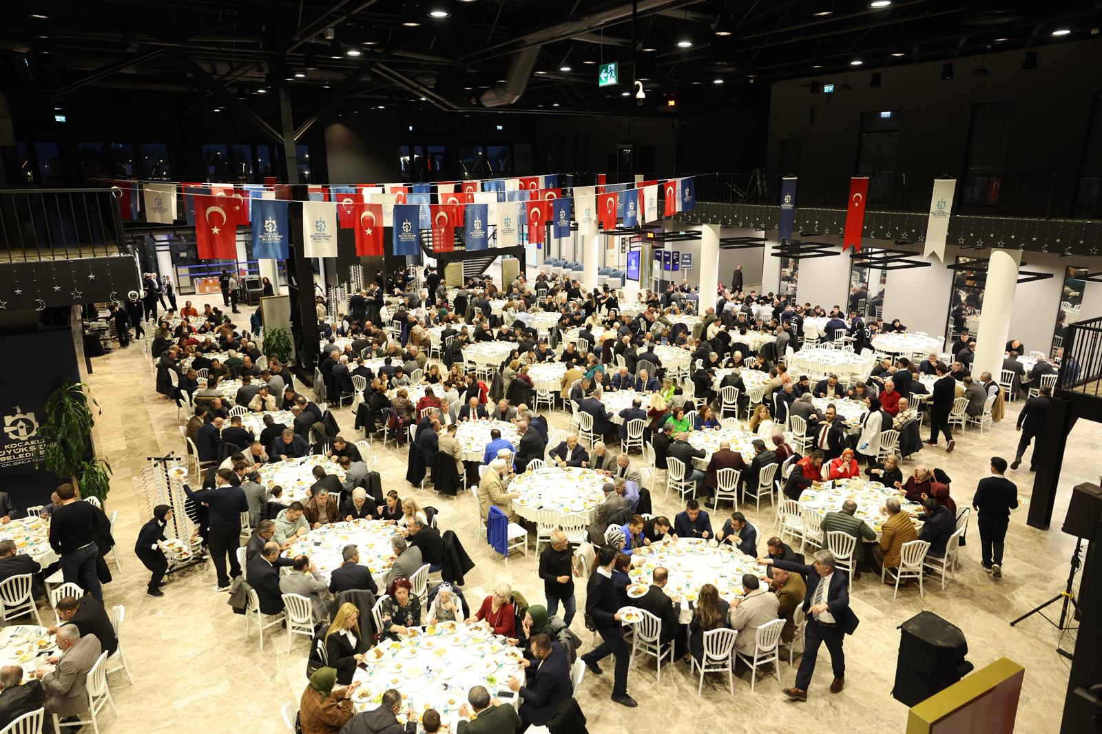 Stk İftarina Yoğun Katilim (2)