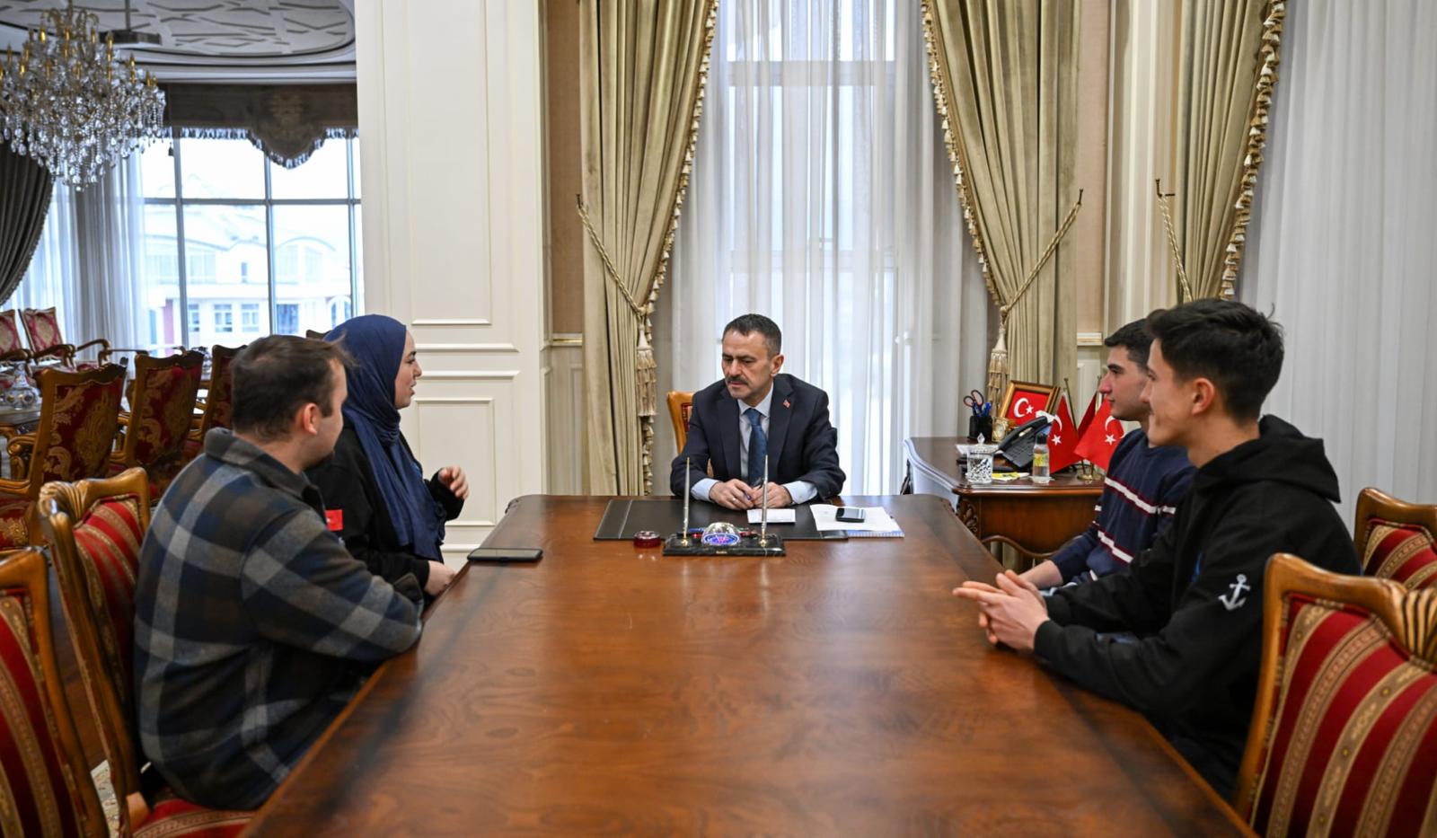 Talep Ve Sorunlarını Dinledi (7)