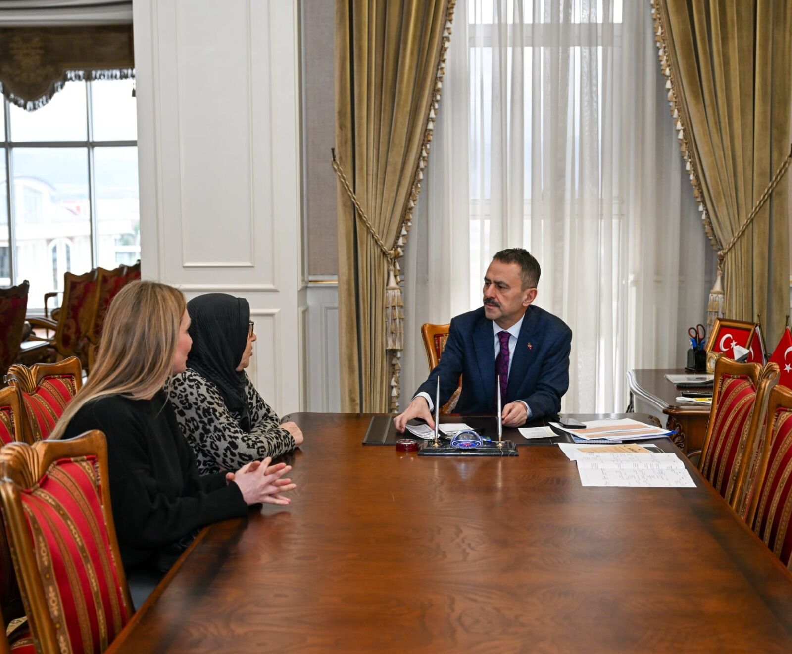 Vali İlhami Aktaş, Sosyal Medya, E Posta, Ci̇mer Ve Telefon Aracılığıyla Kendisine Ulaşan Vatandaşlarla Görüşerek Talep Ve Sorunlarını Dinledi (1)
