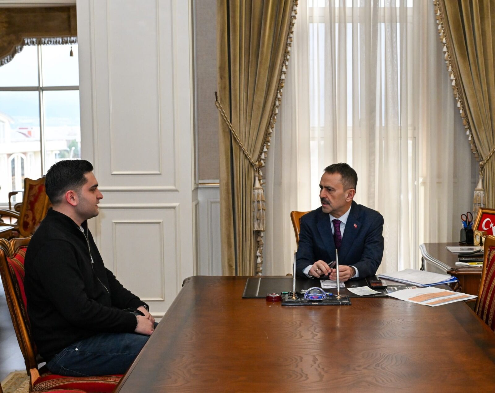 Vali İlhami Aktaş, Sosyal Medya, E Posta, Ci̇mer Ve Telefon Aracılığıyla Kendisine Ulaşan Vatandaşlarla Görüşerek Talep Ve Sorunlarını Dinledi (4)