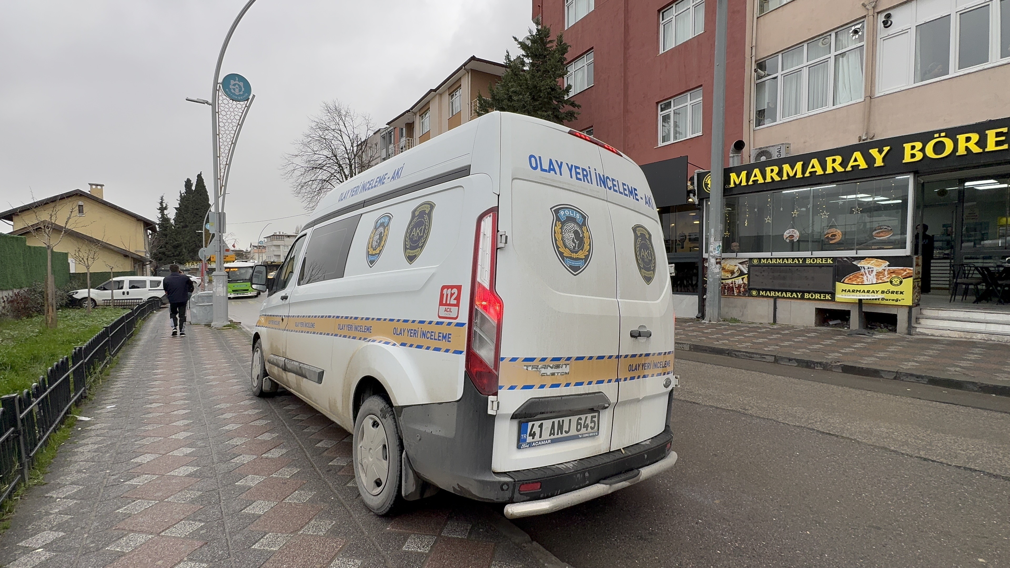 Yaşamini Yi̇ti̇rdi̇ (6)