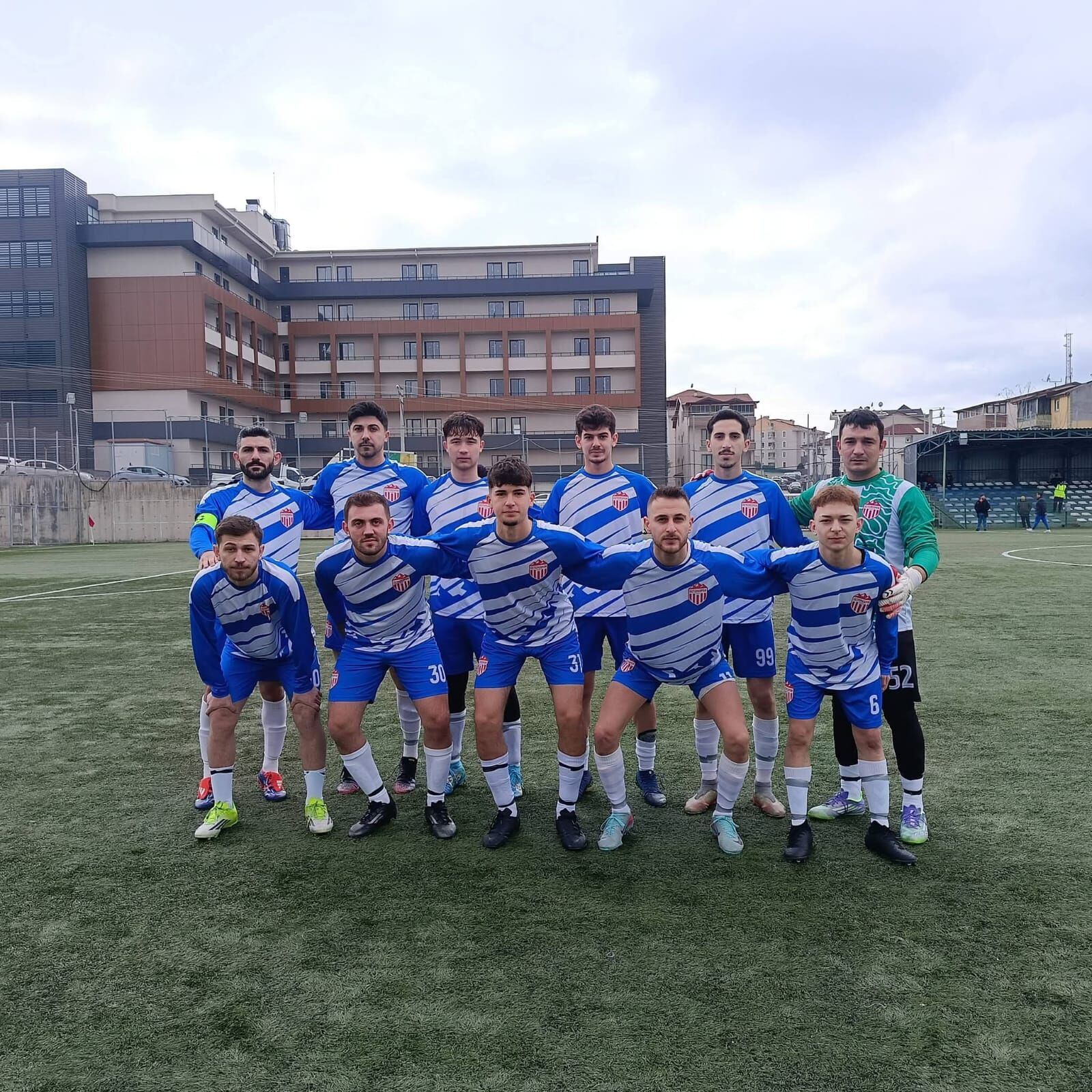 Yeni̇mahalle Dolu Di̇zgi̇n Üçtepe'yi̇ Farkli Geçti̇ (5)