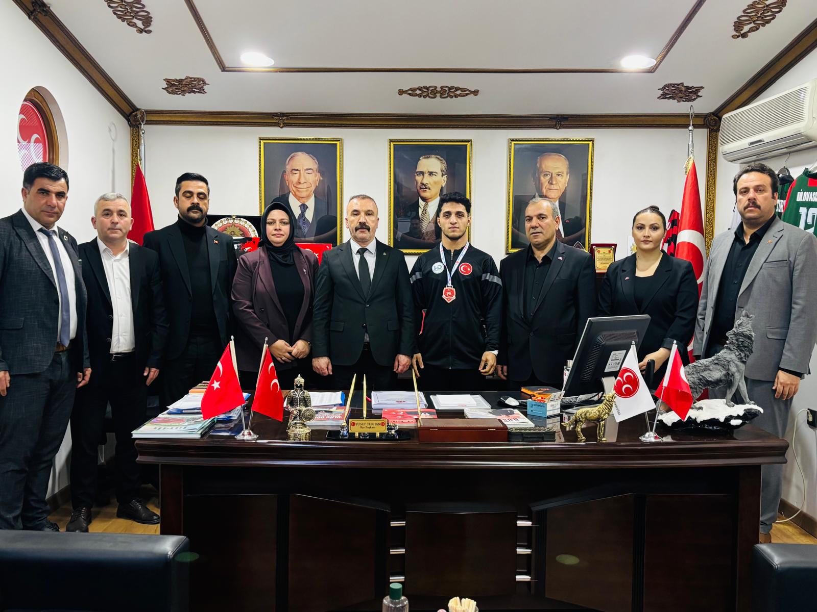 Yusuf Turhan Türki̇ye İki̇nci̇si̇ Yunus Boz'u Zi̇yaret Etti̇ 2