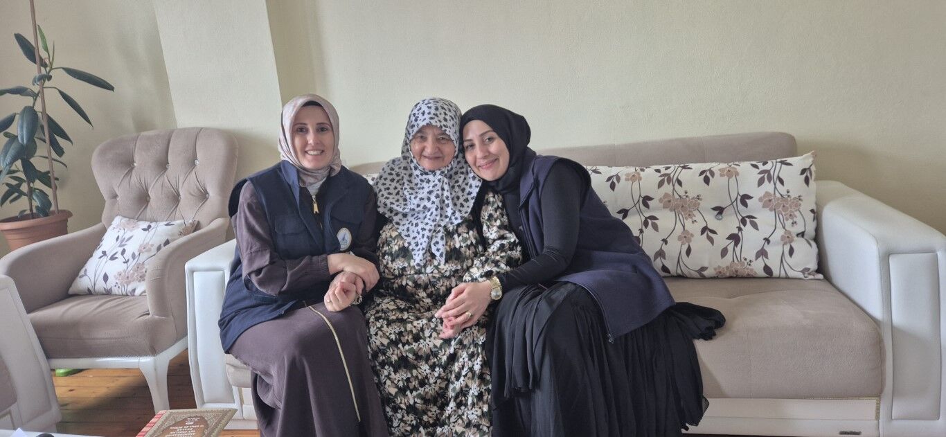 10023 Kartepe’de Alo Evlat Sağlık Kulübü Yaşlıların Kapısını Çaldı (2)