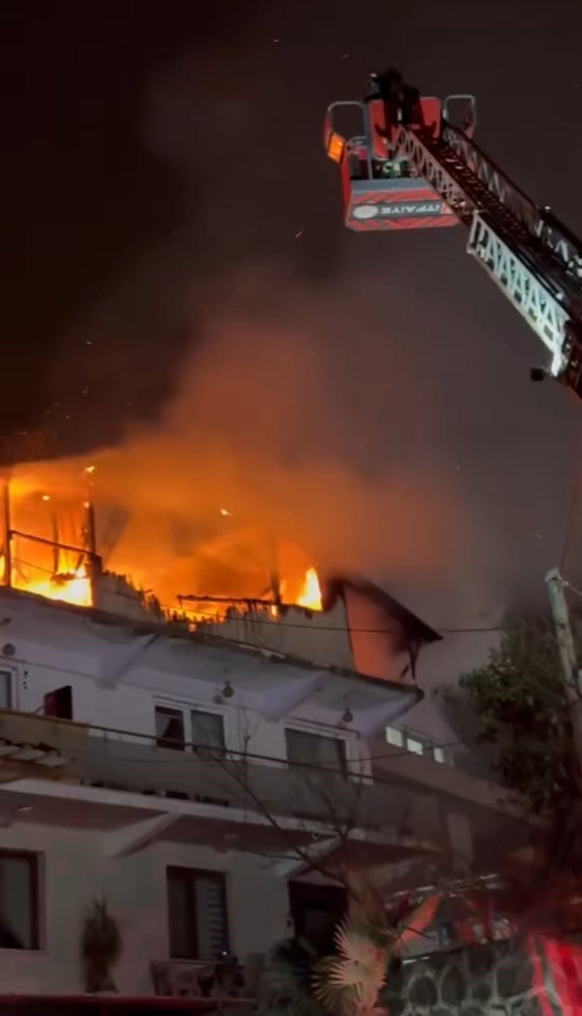 2 Katli Ev Cayir Cayir Yandi (5)