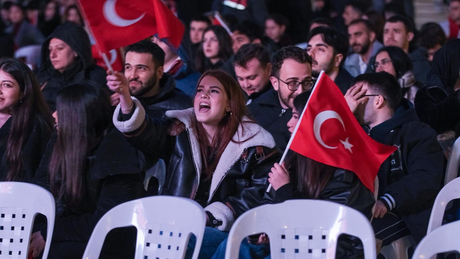 A Milli Futbol Takımımız, 2026 Fifa Dünya Kupası Avrupa Elemeleri Play Off Yarı Finalinde Romanya’yı 1 Mağlup Ederek Finale Yükseldi. Kocaeli’de Kurulan Dev Ekranda Vatandaşlar Tarihi Anlara Birlikte Tanıklık Etti (3)