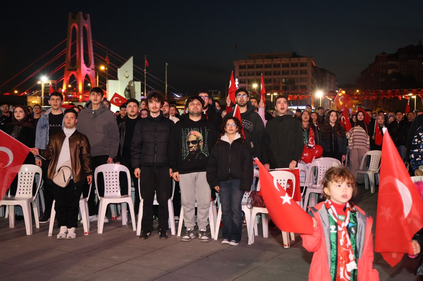 A Milli Futbol Takımımız, 2026 Fifa Dünya Kupası Avrupa Elemeleri Play Off Yarı Finalinde Romanya’yı 1 Mağlup Ederek Finale Yükseldi. Kocaeli’de Kurulan Dev Ekranda Vatandaşlar Tarihi Anlara Birlikte Tanıklık Etti (4)
