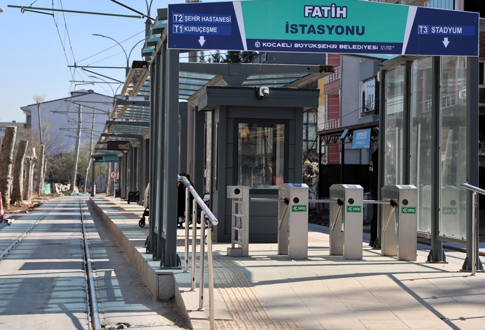 Akçaray Geni̇şli̇yor 6 Yeni̇ Durağin Tabelasi Yeri̇ni̇ Aldi (1)