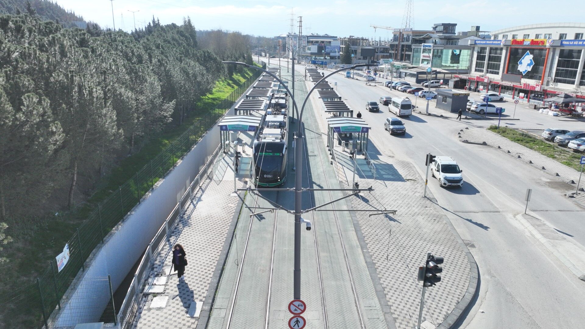 Akçaray Geni̇şli̇yor 6 Yeni̇ Durağin Tabelasi Yeri̇ni̇ Aldi (3)