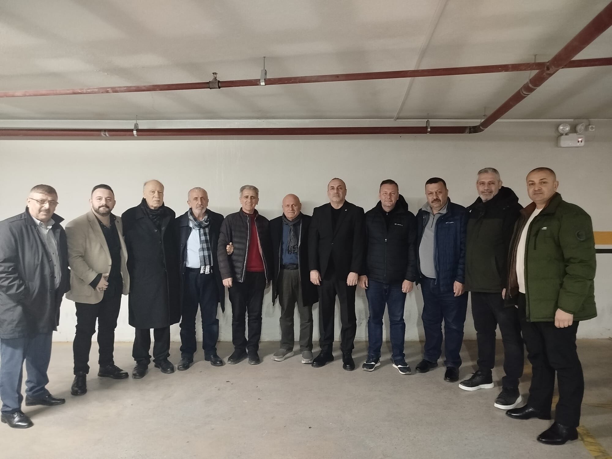 Alemdar Caddesi̇’nde Gönül Sofrasi İş İnsani Hüseyi̇n Keleş’ten İftar Buluşmasi (4)