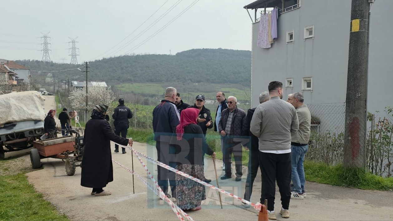 Ali̇kahya’da Yol Kavgasi Mahalleli̇ Bi̇rbi̇ri̇ne Gi̇rdi̇ 2