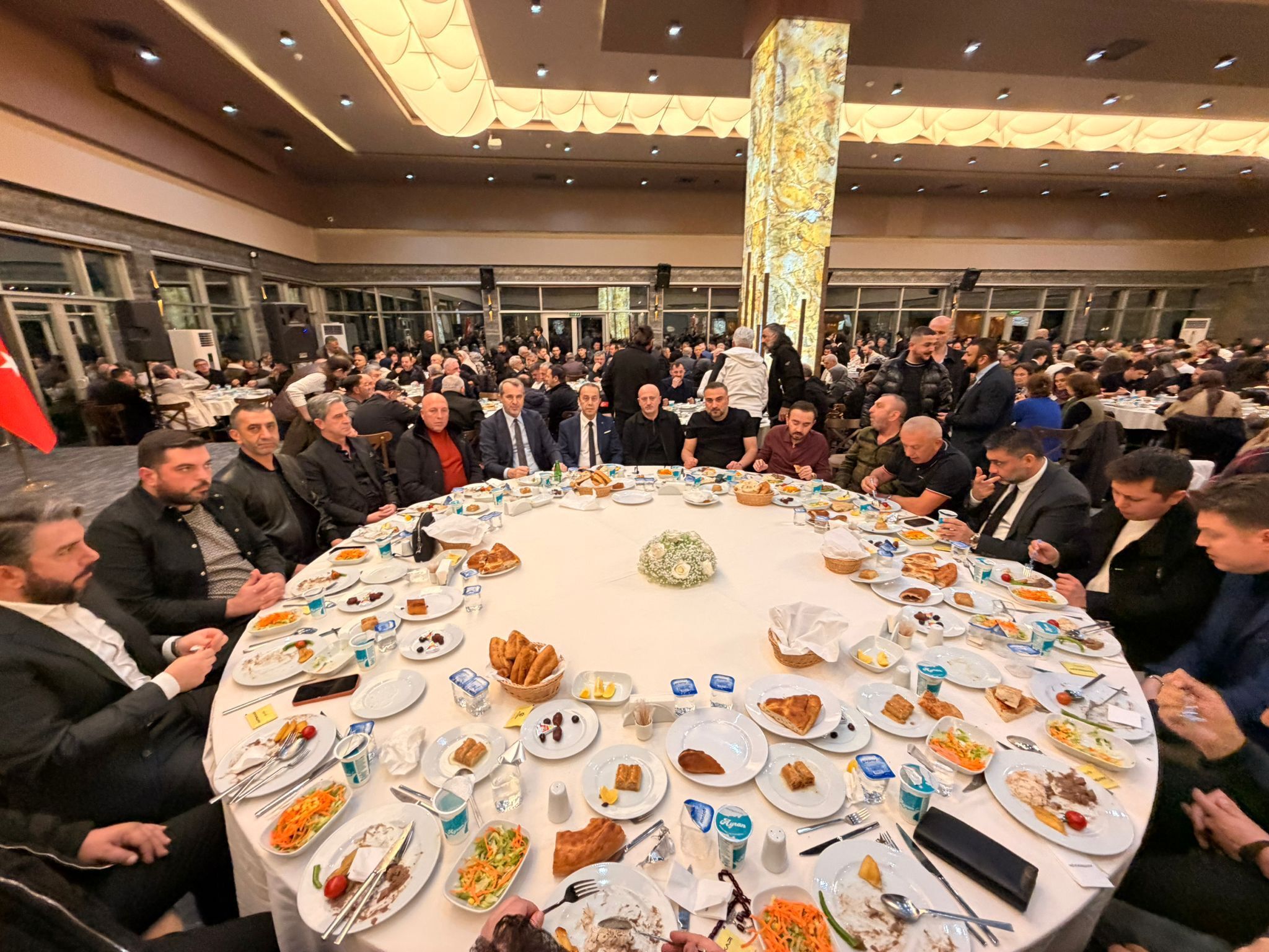 Babasi Burhanetti̇n Arslan İçi̇n İftar Programi (4)