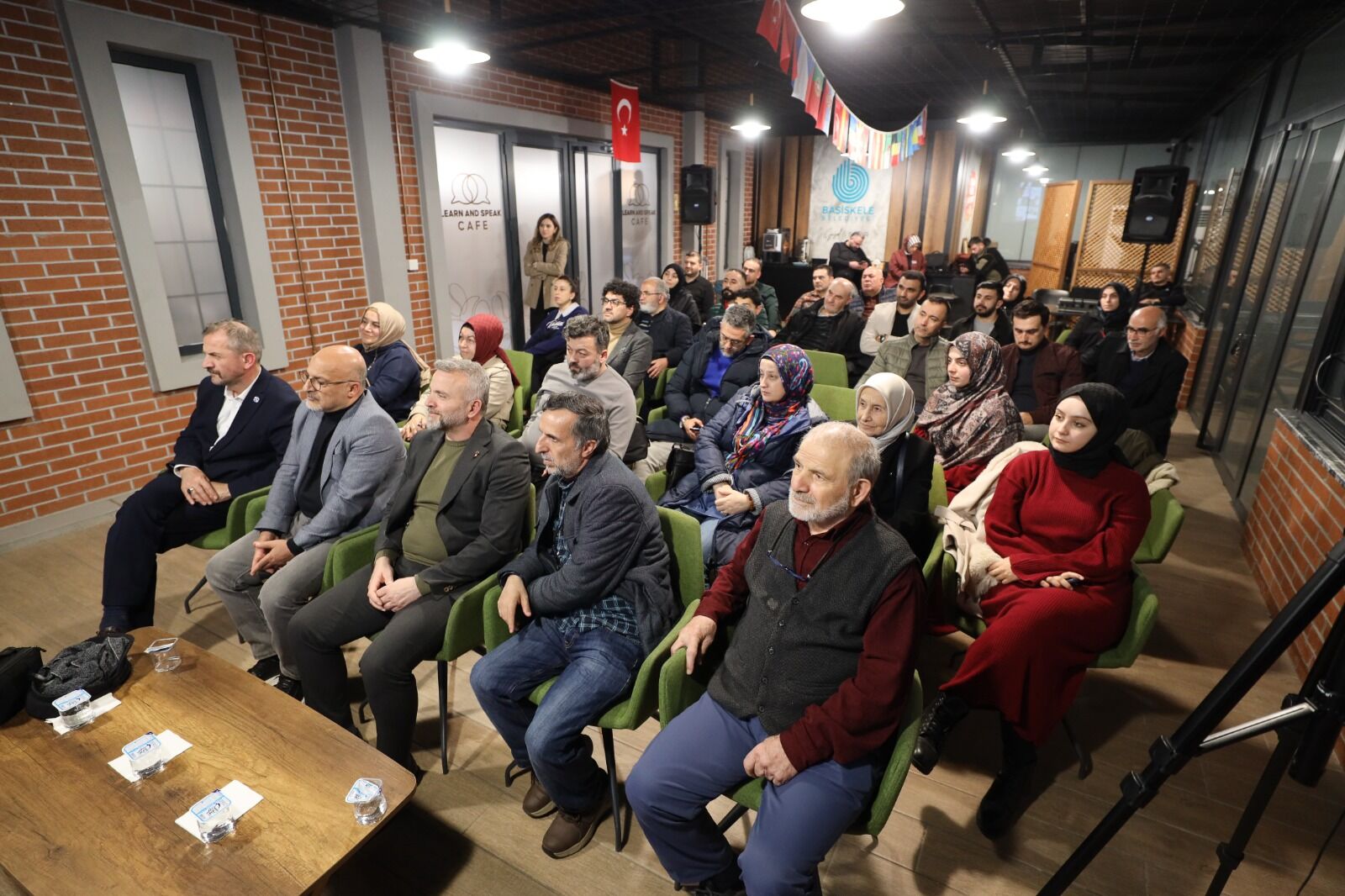 Başi̇skele’de Edebi̇yat Dolu Geceye Yoğun Katilim (3)
