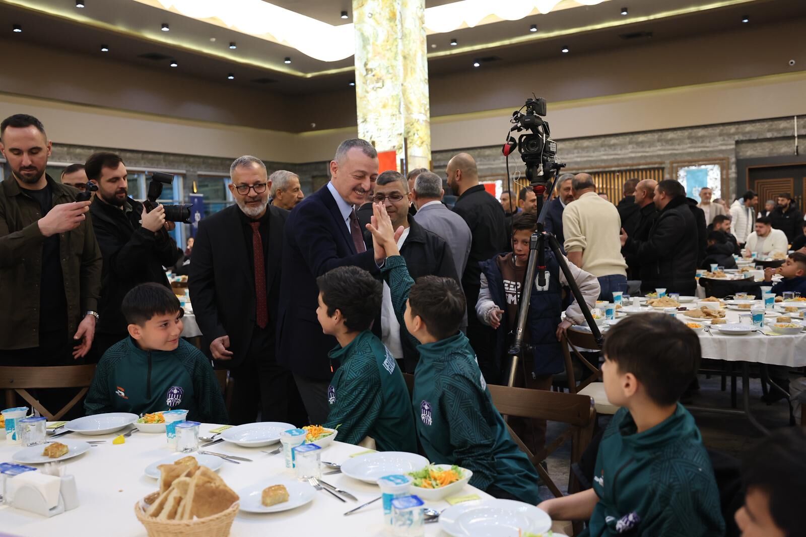 Başkan Büyükakın, Roman Iftarına Katıldı (5)