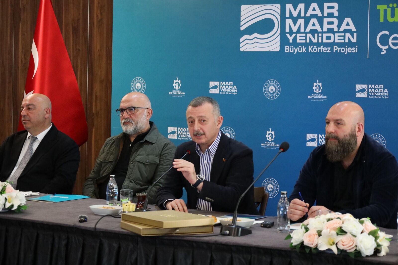 Başkan Büyükakın Uluslararası Gazetecilerle Bir Araya Geldi (9)