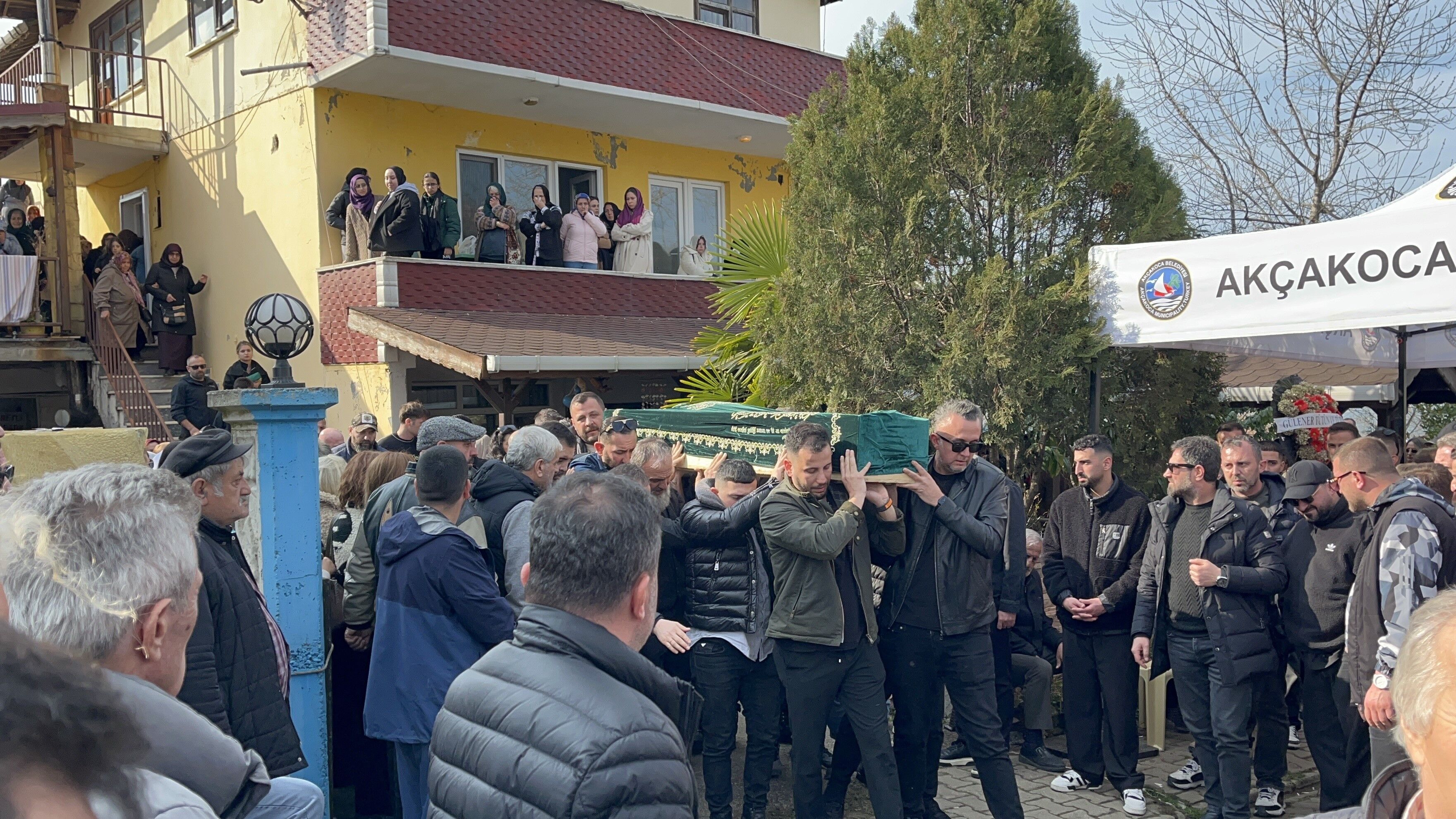 “Bi̇z Yandik, Başka Ai̇leler Yanmasin” (1)