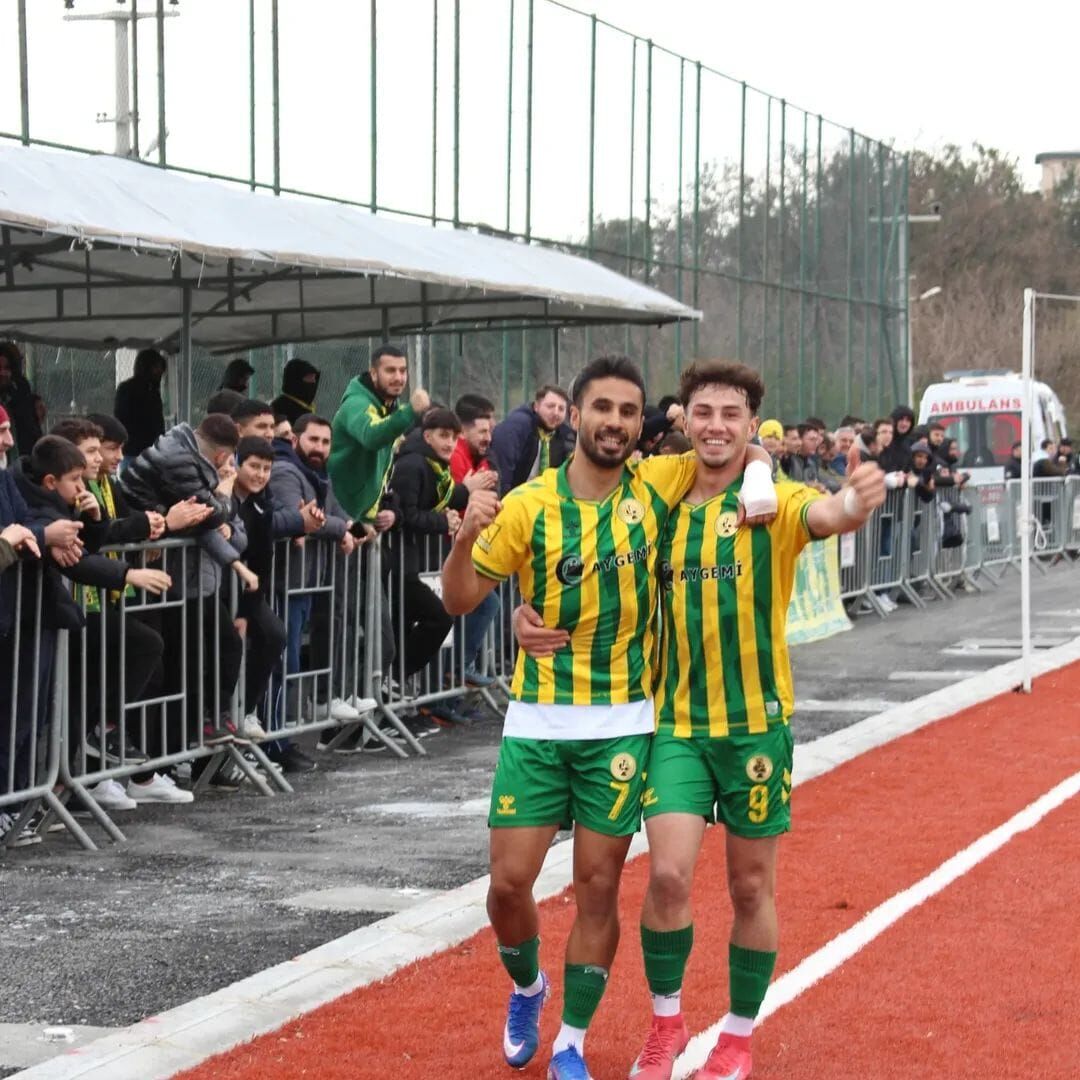 ​Bölgesel Amatör Lig’de (Bal) Şampiyonluk Mücadelesi Veren Darıca Gençlerbirliği, Geçtiğimiz Hafta Aldığı Maltepespor Mağlubiyetinin Ardından Bir Darbe De Kendi Sahasında Dikilitaşspor’dan Yedi. İki Haftadır Süren P (4)