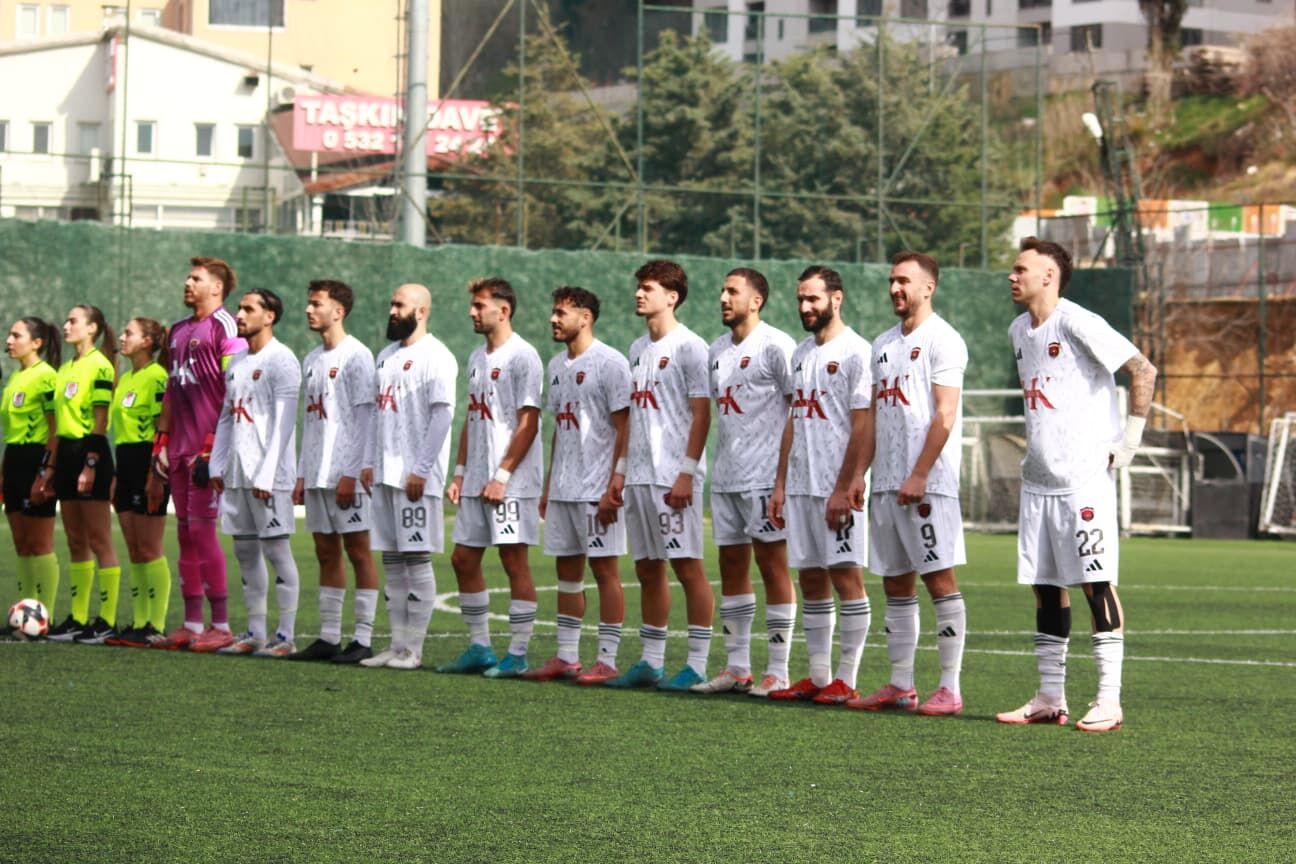 Bölgesel Amatör Lig'de (Bal) Şampiyonluk Mücadelesi Veren Lider Gölcükspor, Ligin Alt Sıralarında Yer Alan Rakibi Gülsuyuspor Karşısında Ummadığı Bir Kayıp Yaşadı. Maça Hızlı Başlayan Ve Erken Bulduğu Golle Öne Geç