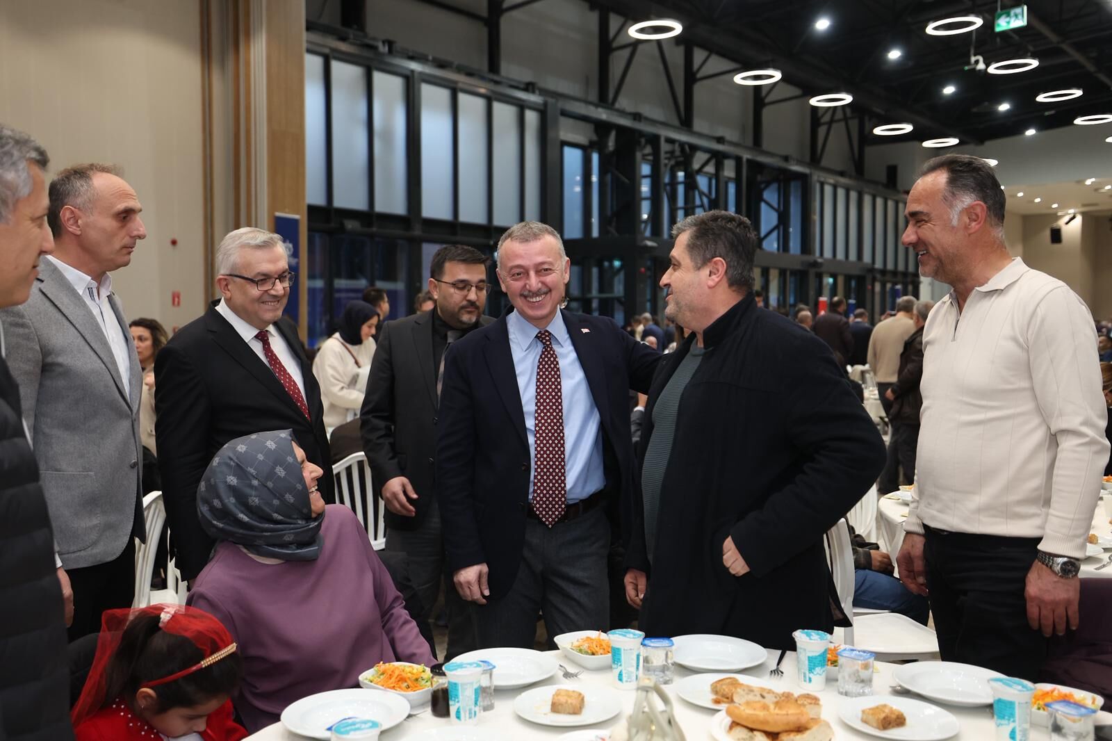 Büyükakin, Tip Bayrami İftarinda Sağlik Çalişanlariyla Buluştu (2)-1