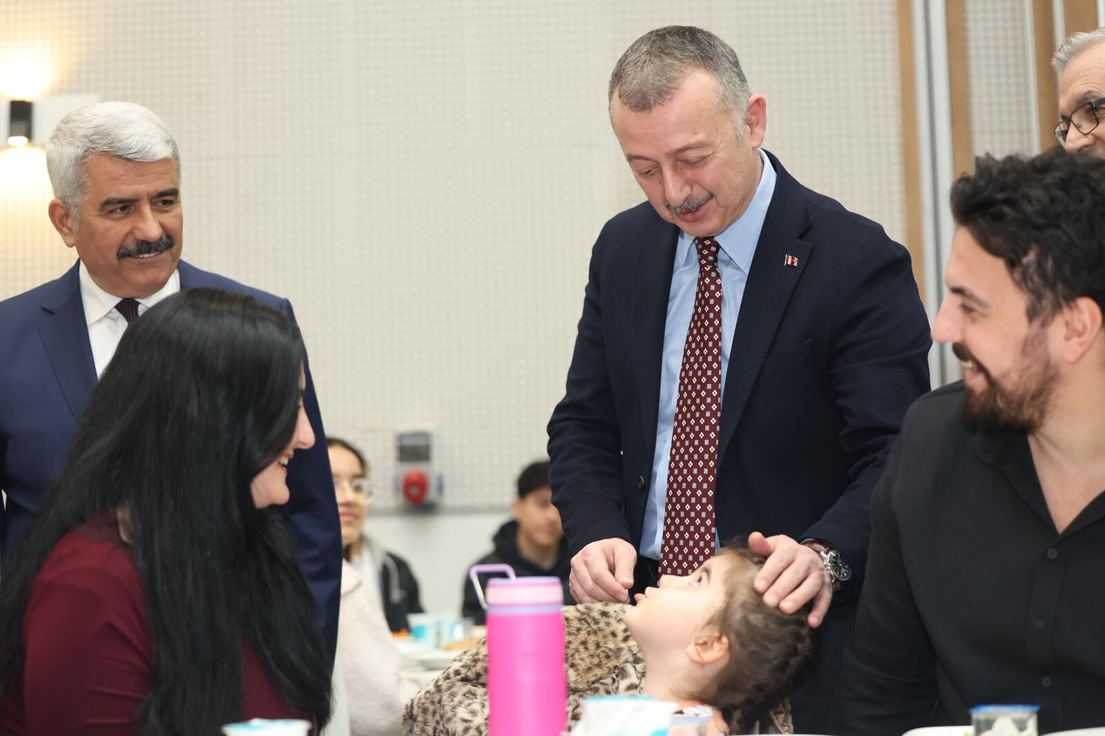 Büyükakin, Tip Bayrami İftarinda Sağlik Çalişanlariyla Buluştu (8)