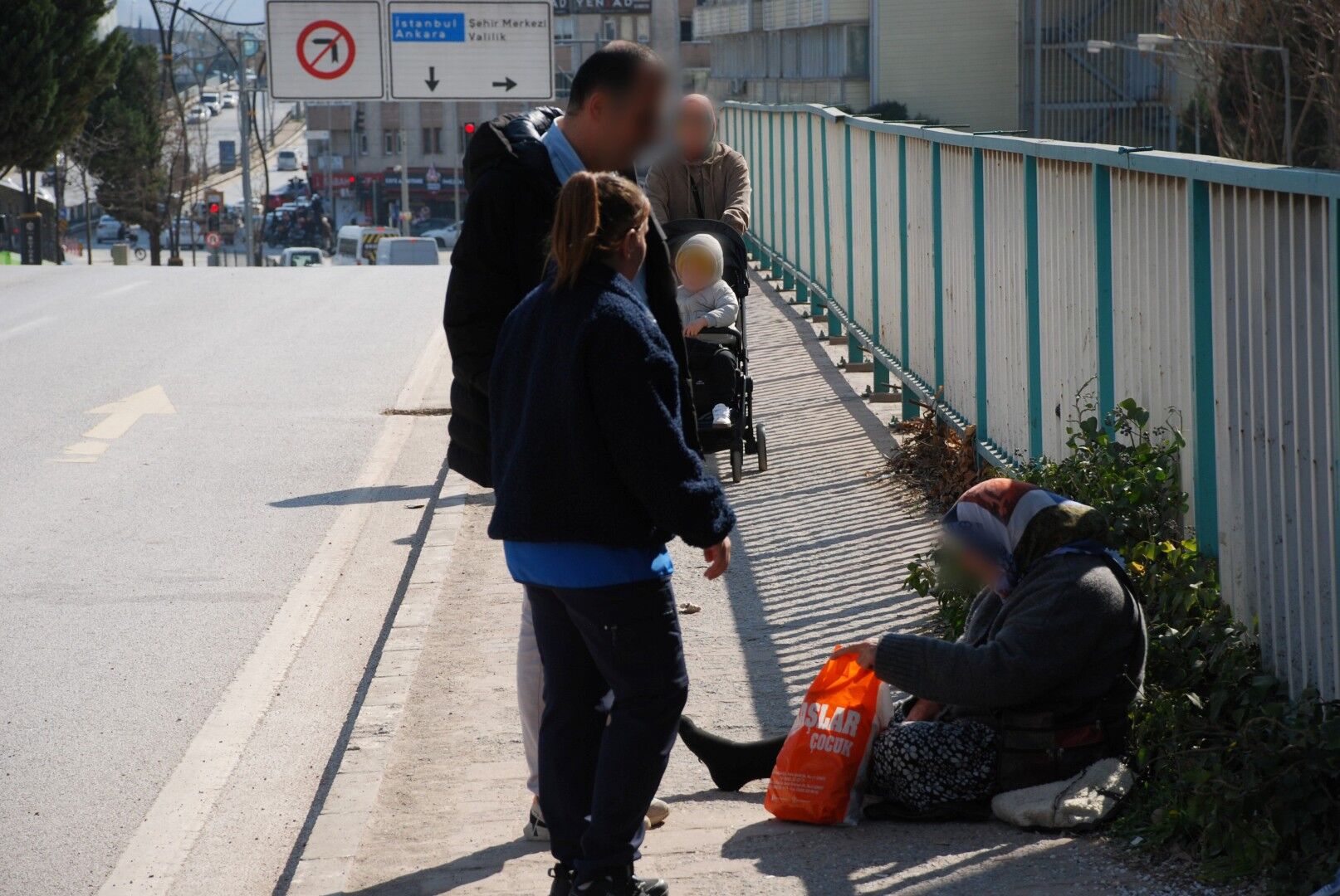 Büyükşehi̇r Vatandaşlari Uyardi Duygu Sömürüsüne Kanmayin! 2