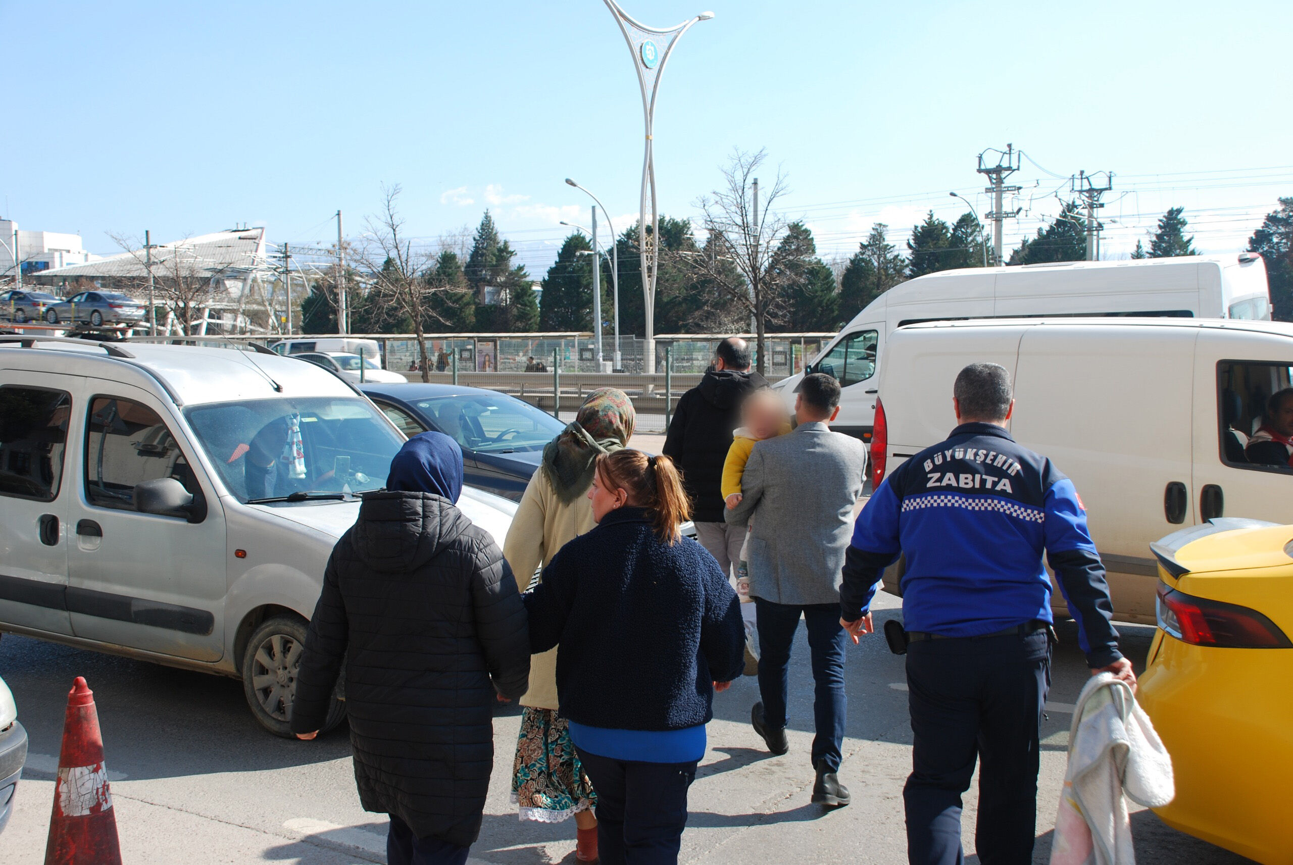Büyükşehi̇r Vatandaşlari Uyardi Duygu Sömürüsüne Kanmayin! 3