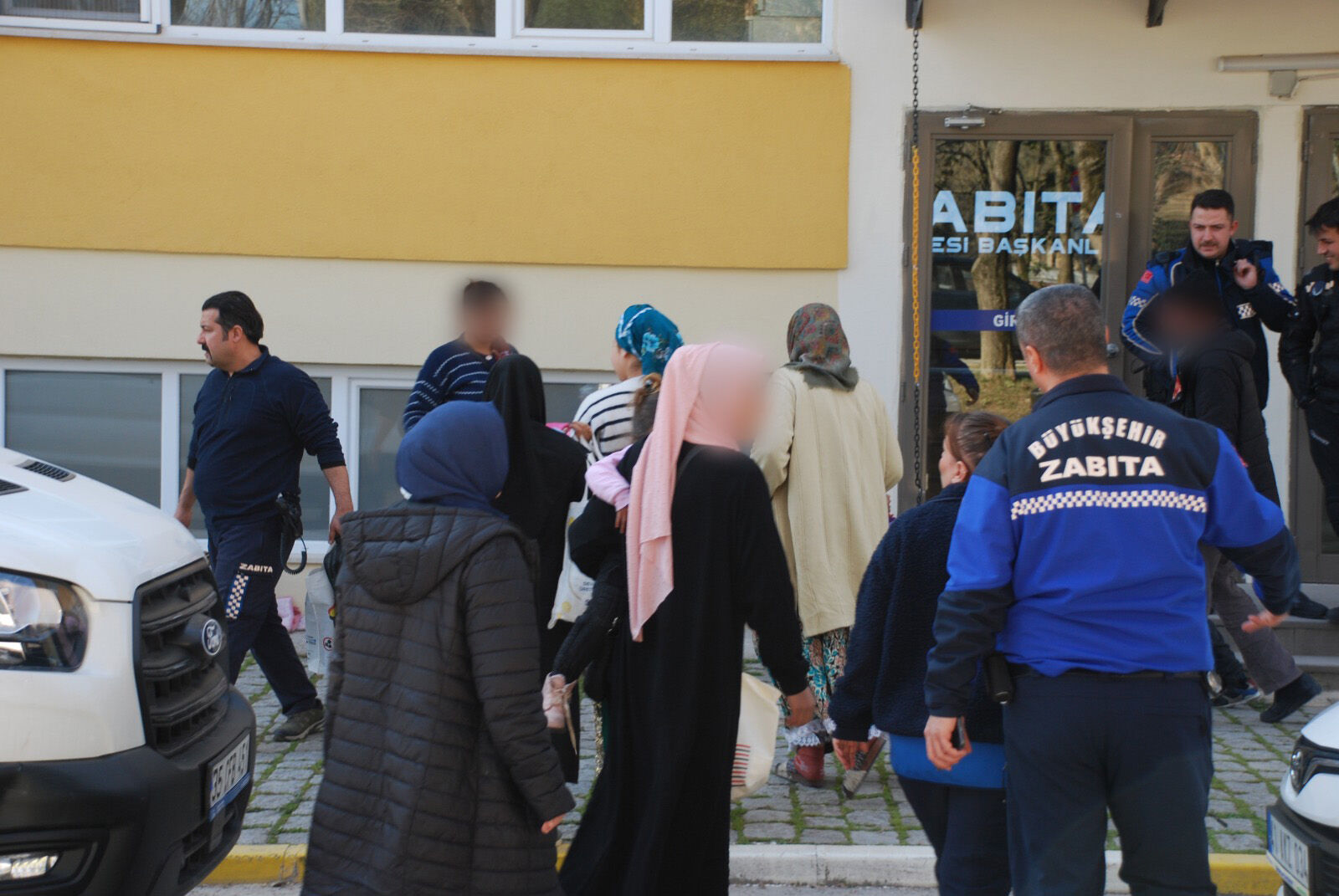 Büyükşehi̇r Vatandaşlari Uyardi Duygu Sömürüsüne Kanmayin! 4