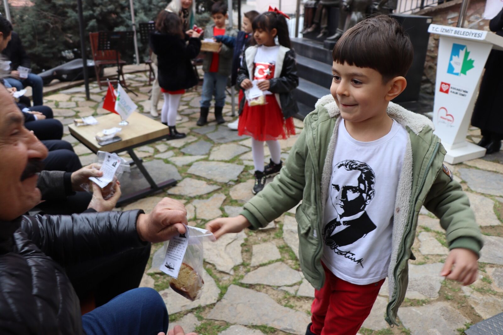 Çanakkale Zaferi'nin Kahramanlari Izmit'te Anildi (4)