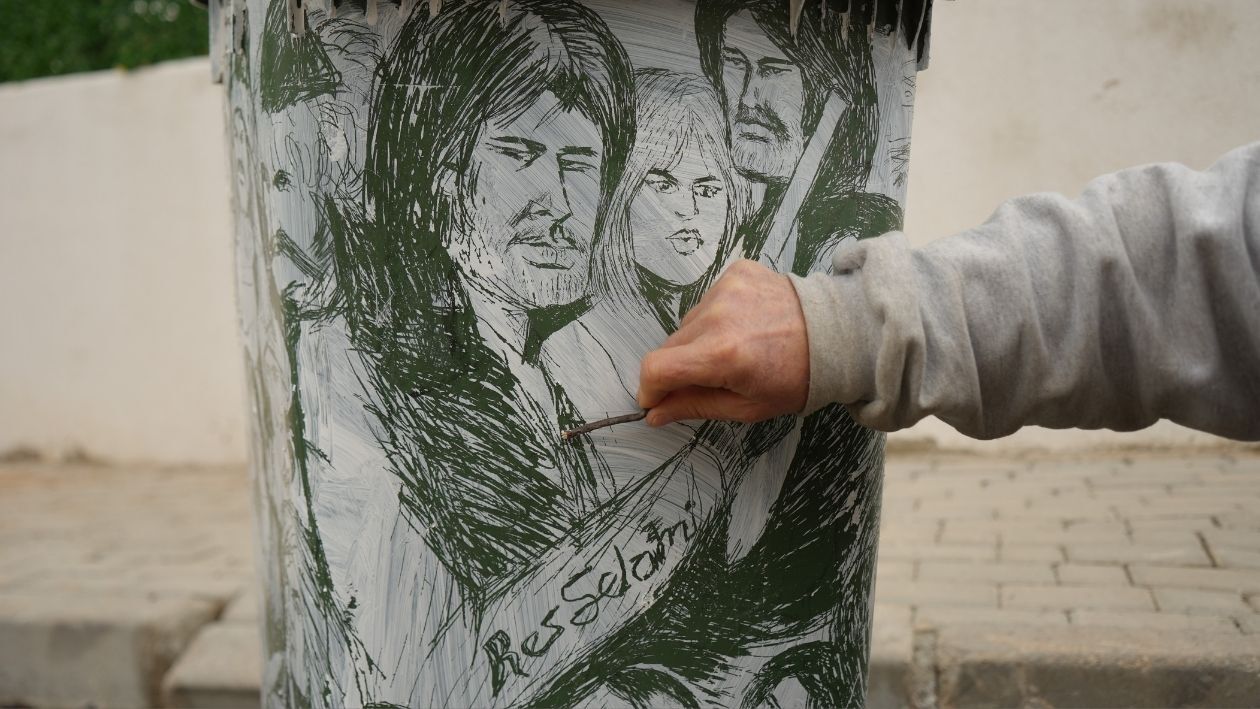 Çöp Konteynerleri̇ Tuvale Dönüştü (9)