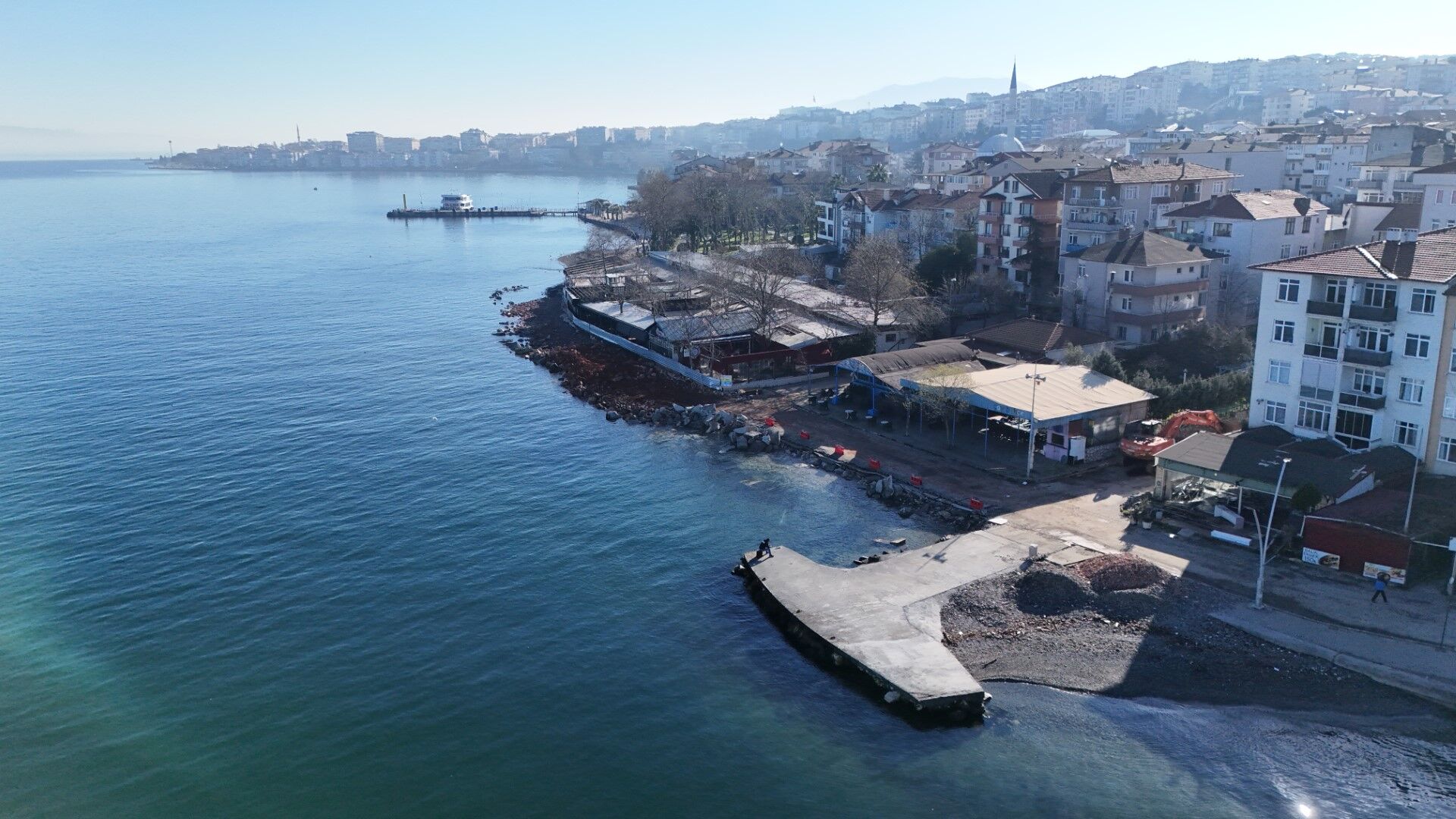 Deği̇rmendere Sahi̇li̇ne Dalga Kirici Set Geli̇yor (1)