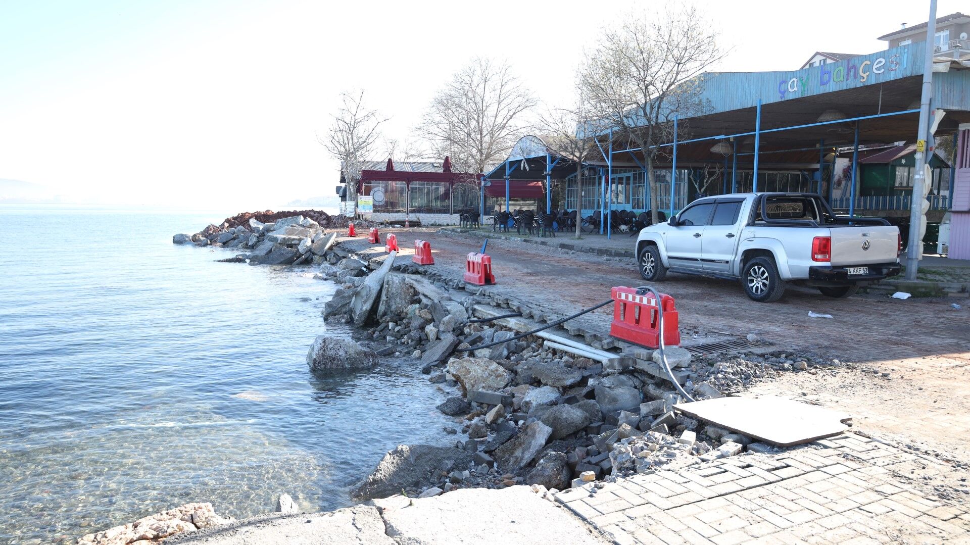 Deği̇rmendere Sahi̇li̇ne Dalga Kirici Set Geli̇yor (3)