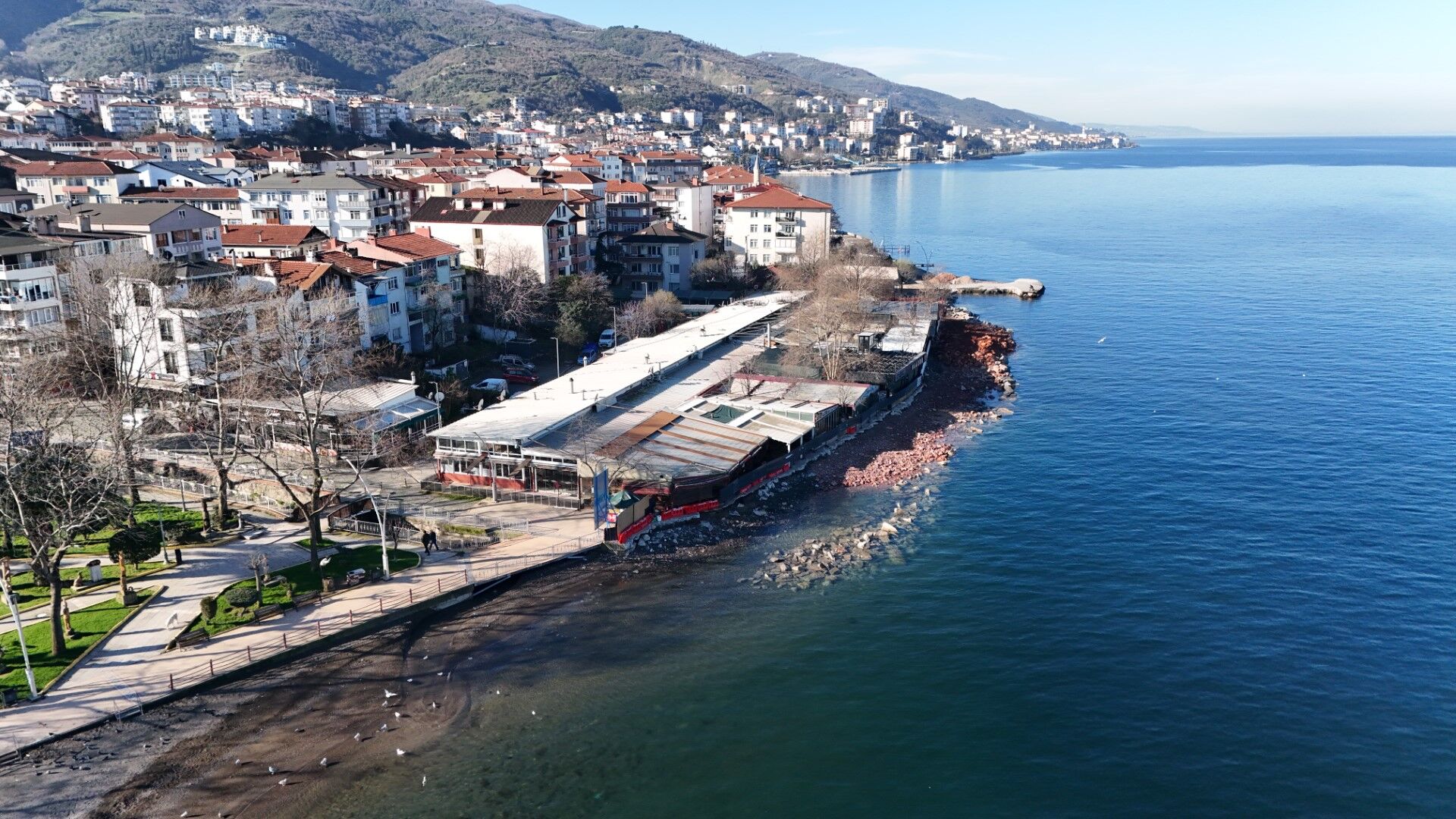 Deği̇rmendere Sahi̇li̇ne Dalga Kirici Set Geli̇yor (5)