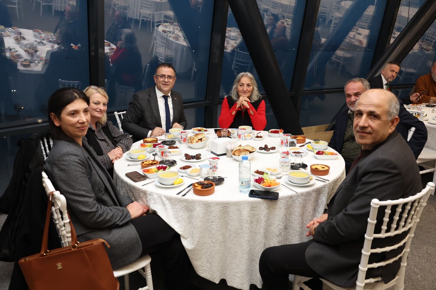 Deri̇nce Beledi̇ye Mecli̇s Üyeleri̇ İftar Programinda Buluştu 4