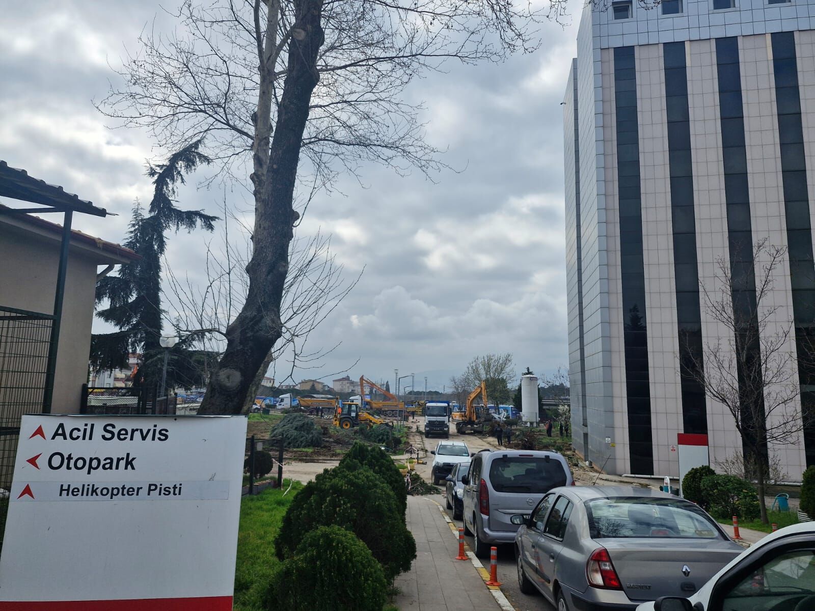 Deri̇nce Eği̇ti̇m Ve Araştirma Hastanesi̇’nde Yikim Başladi 120 Yatakli Yeni̇ Hastane Geli̇yor (1)