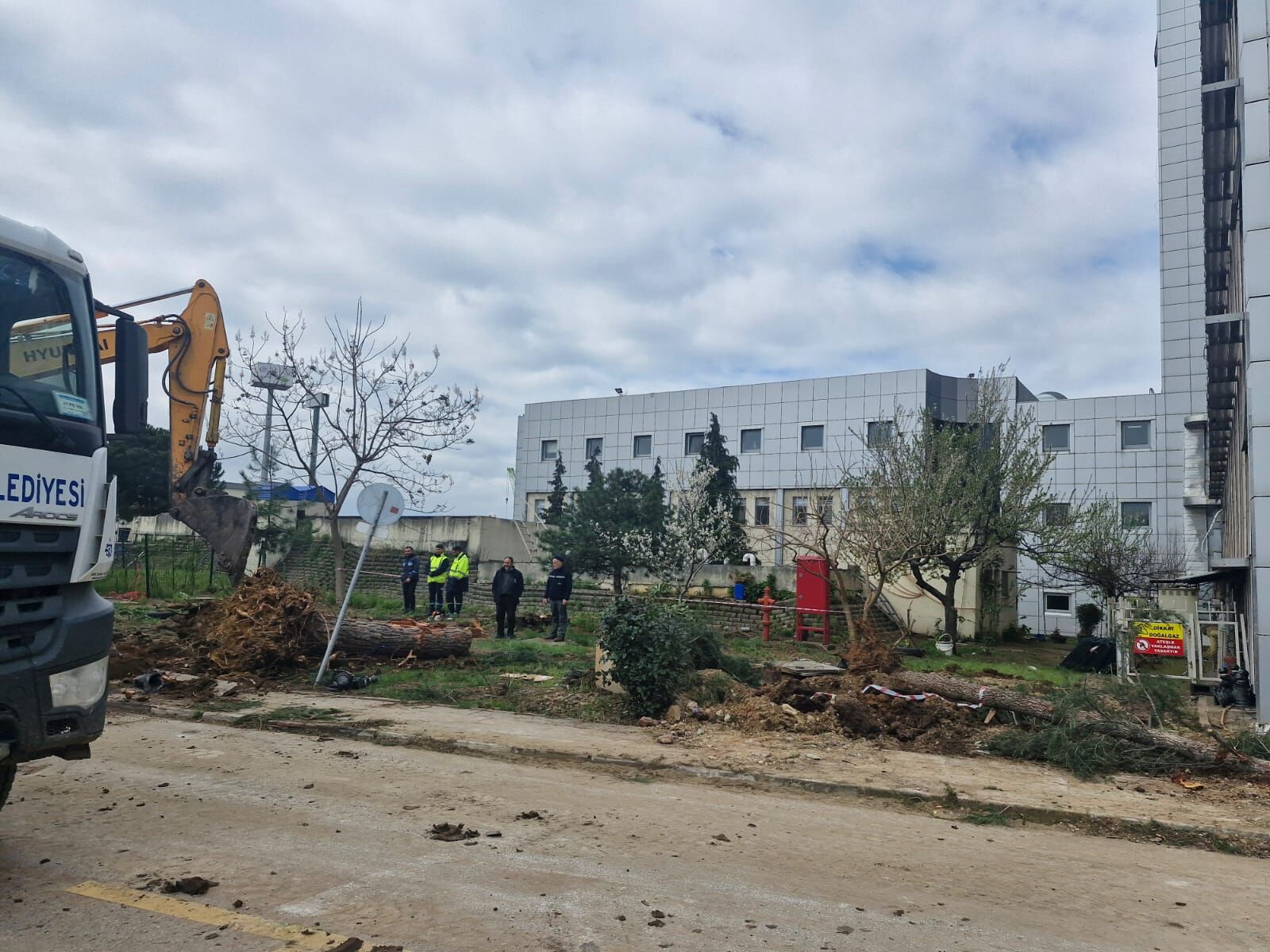 Deri̇nce Eği̇ti̇m Ve Araştirma Hastanesi̇’nde Yikim Başladi 120 Yatakli Yeni̇ Hastane Geli̇yor (4)