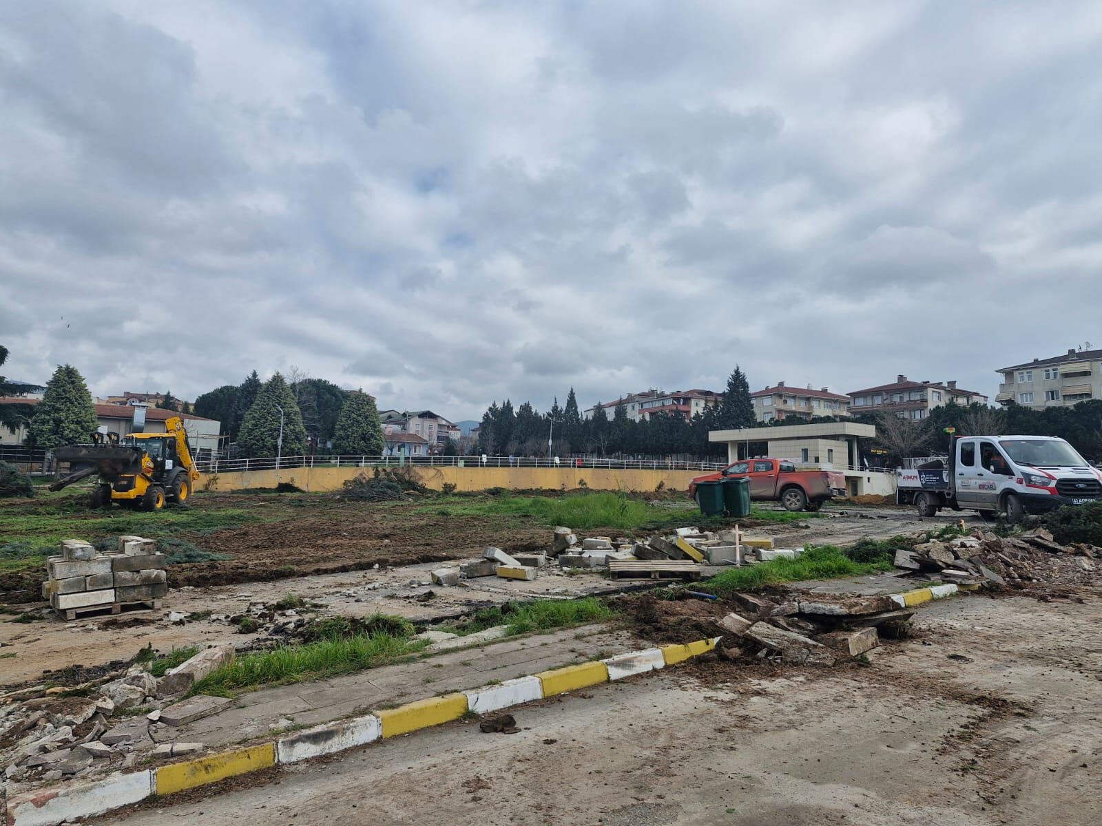 Deri̇nce Eği̇ti̇m Ve Araştirma Hastanesi̇’nde Yikim Başladi 120 Yatakli Yeni̇ Hastane Geli̇yor (6)