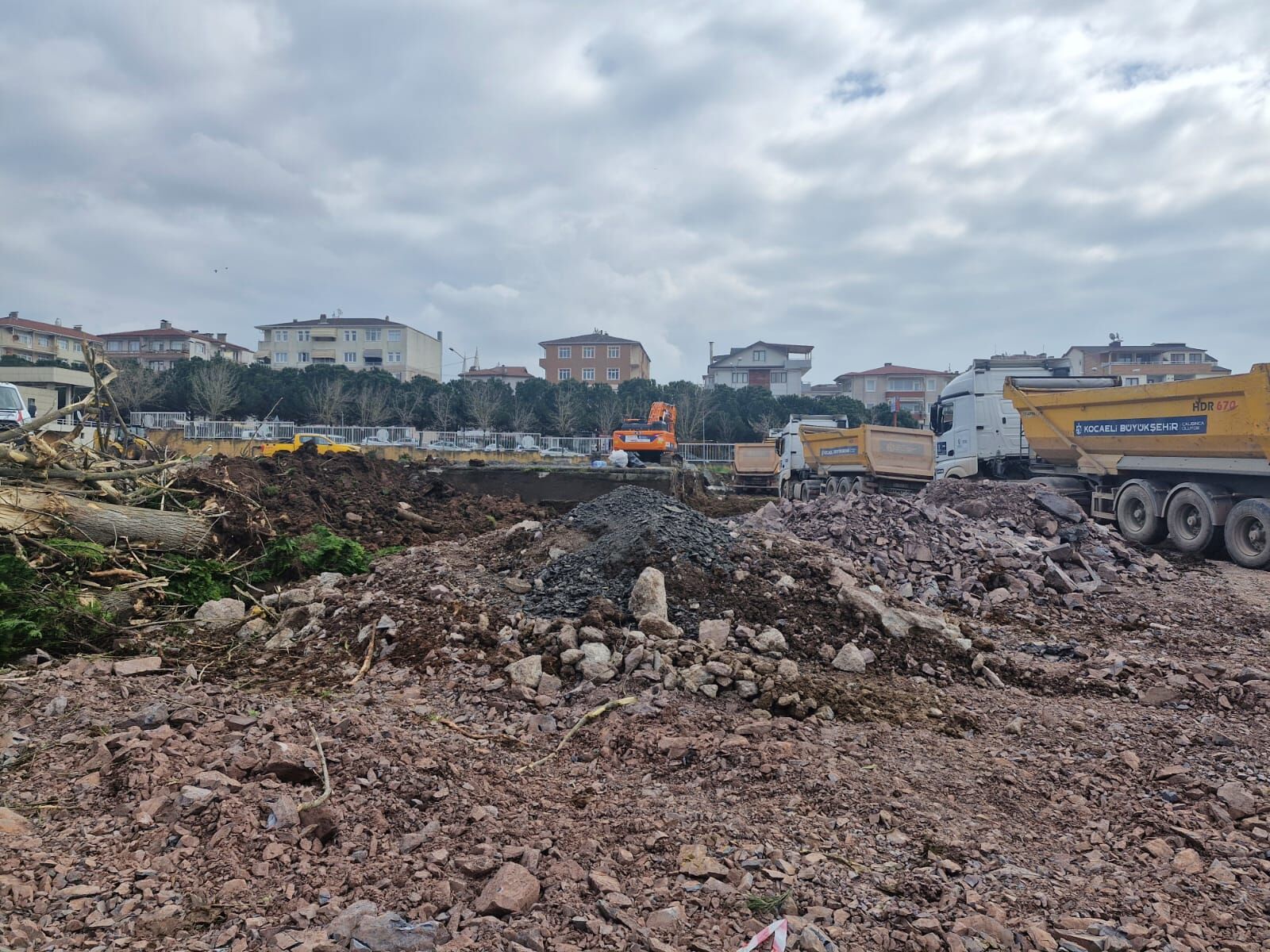 Deri̇nce Eği̇ti̇m Ve Araştirma Hastanesi̇’nde Yikim Başladi 120 Yatakli Yeni̇ Hastane Geli̇yor (7)