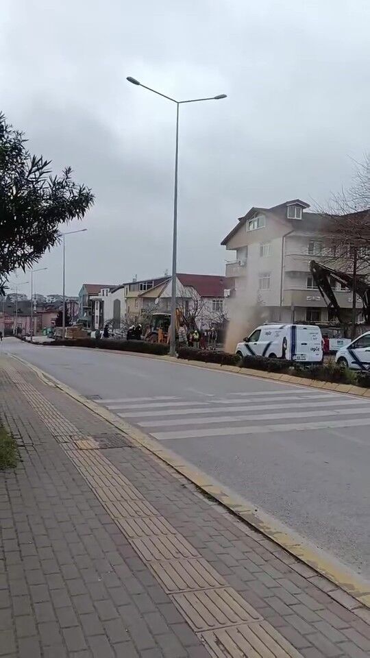 Deri̇nce’de Doğalgaz Hatti Deli̇ndi̇ Mahallede Pani̇k Yaşandi (3)