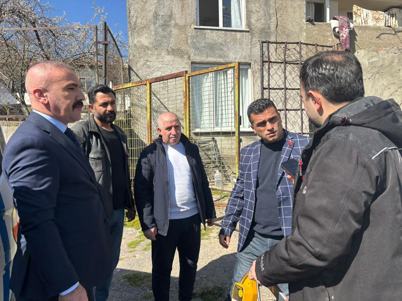 Di̇lli̇skelesi̇’ndeki̇ Aci Olay Sonrasi Ai̇leyi̇ Zi̇yaret Etti̇ (1)-1